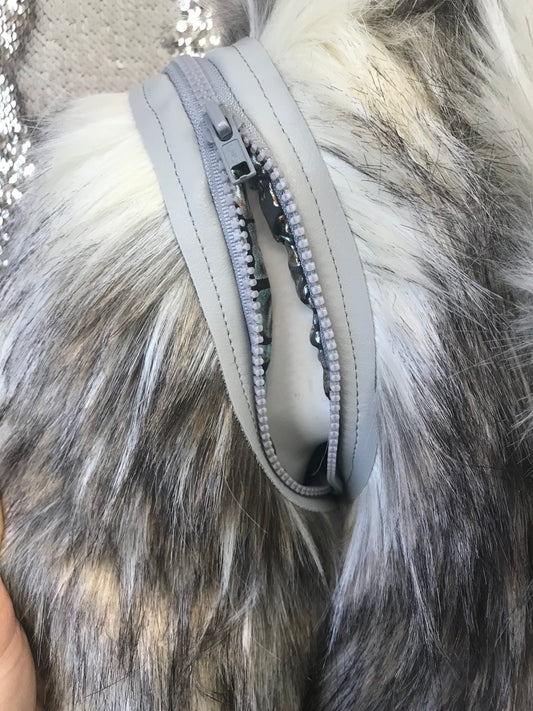 ZIPPED OFF SLEEVES FUR COAT