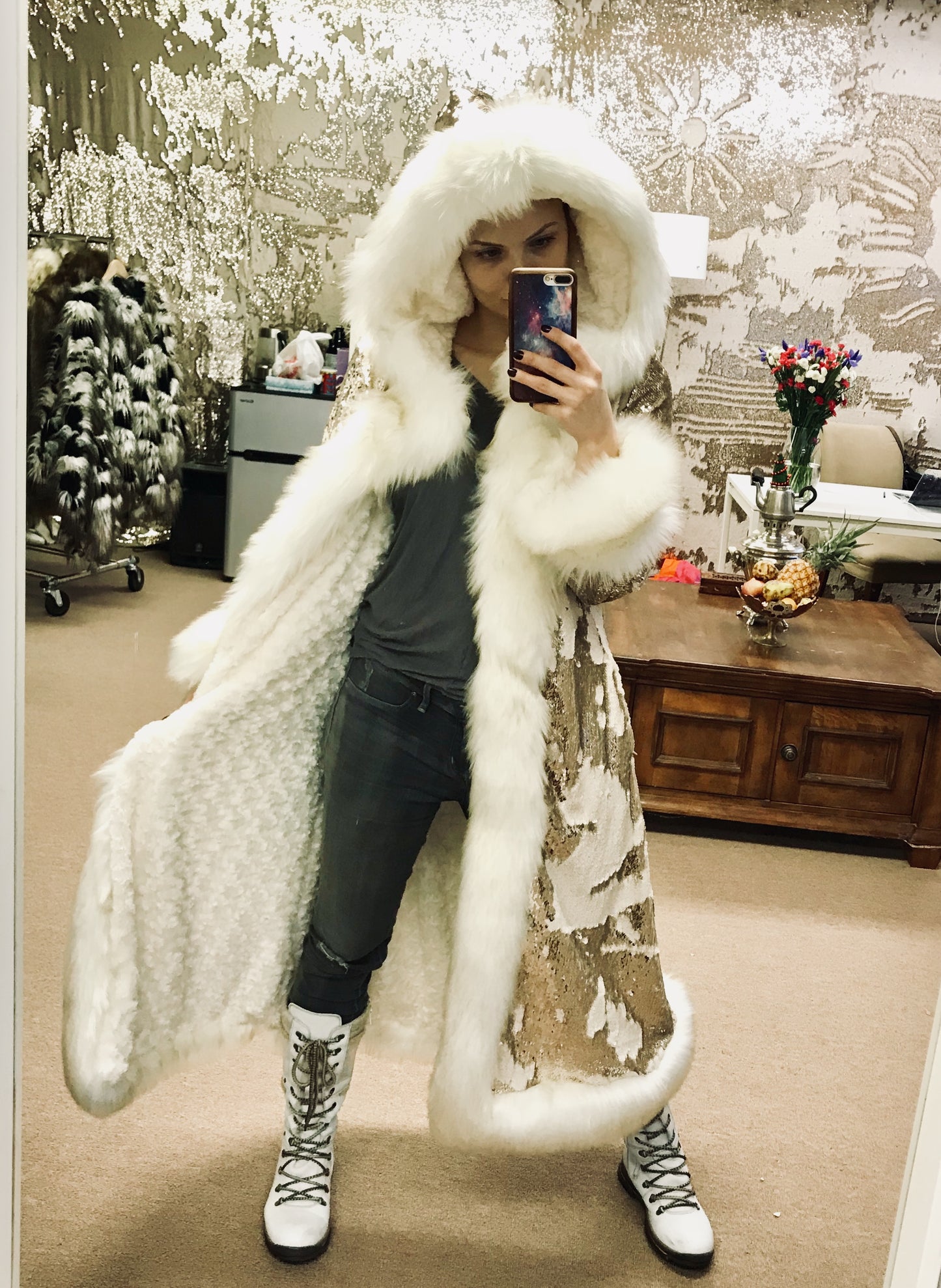 Cleopatra golden fur coat